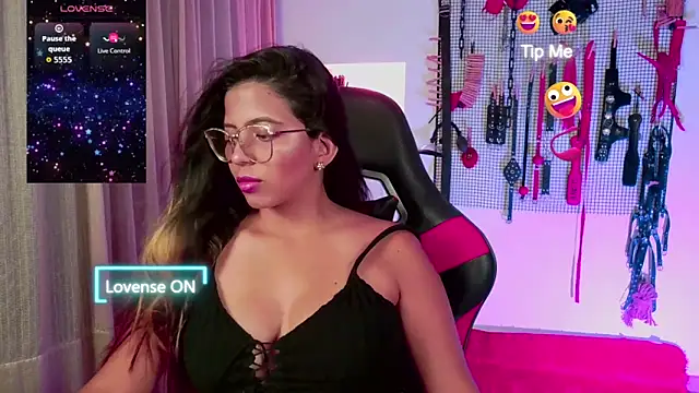 Megaan Greey online show from 10/14/25, 01:12