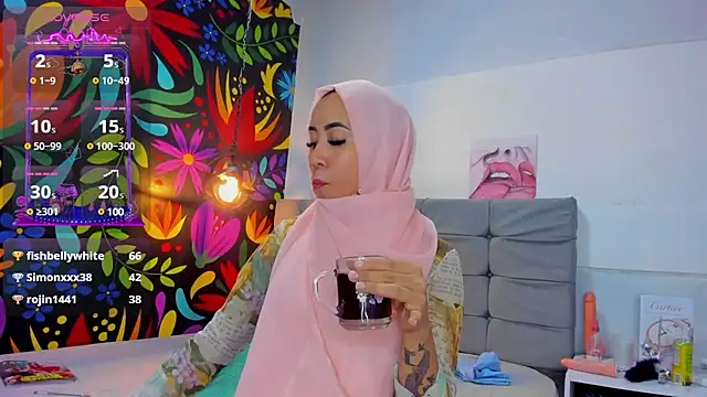 Snapshot of Sweet_hot_mia chatting on 01/23/25, 10:54 Sweet hot mia online show from 01/23/25, 10:54