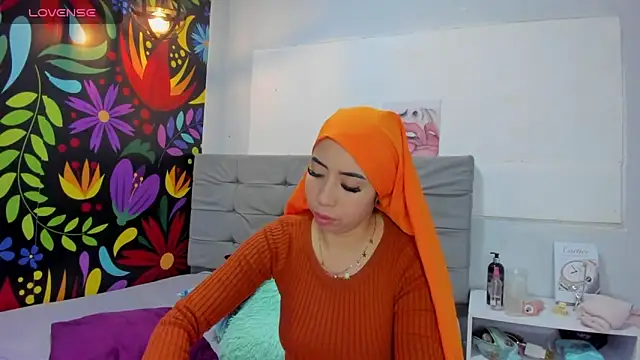 Snapshot of Sweet_hot_mia chatting on 01/24/25, 07:49 Sweet hot mia online show from 01/24/25, 07:49