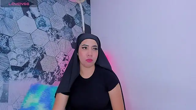 Snapshot of Sweet_hot_mia chatting on 01/25/25, 07:39 Sweet hot mia online show from 01/25/25, 07:39