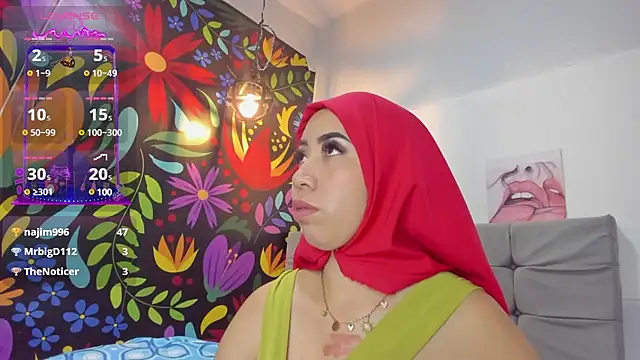 Snapshot of Sweet_hot_mia chatting on 01/26/25, 10:35 Sweet hot mia online show from 01/26/25, 10:35