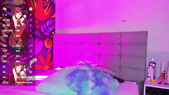 Snapshot of Sweet_hot_mia chatting on 02/26/25, 07:38 Sweet hot mia online show from 02/26/25, 07:38