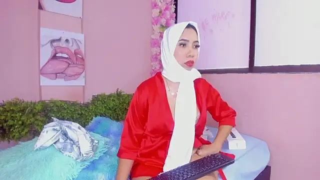 Snapshot of Sweet_hot_mia chatting on 02/28/25, 07:35 Sweet hot mia online show from 02/28/25, 07:35