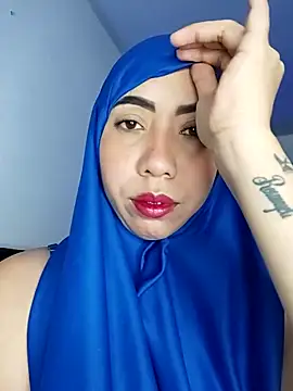 Snapshot of Sweet_hot_mia chatting on 11/21/25, 01:54 Sweet hot mia online show from 11/21/25, 01:54