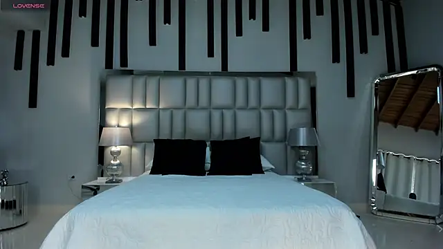 KatieNolan 1 online show from 11/15/25, 06:26