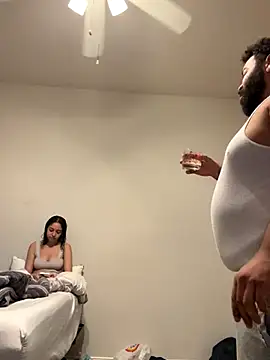 Snapshot of B_and_K chatting on 12/03/24, 04:14 B and K online show from 12/03/24, 04:14