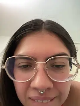 Snapshot of Argentiiniita chatting on 01/06/25, 07:35 Argentiiniita online show from 01/06/25, 07:35