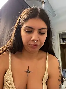 Snapshot of Argentiiniita chatting on 10/10/25, 06:18 Argentiiniita online show from 10/10/25, 06:18