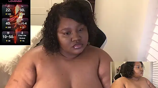 Snapshot of explosivekitty69 chatting on 09/10/25, 04:01 explosivekitty69 online show from 09/10/25, 04:01