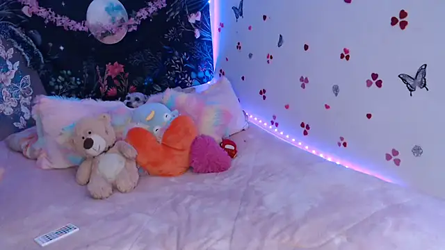 Snapshot of Emillyy_m chatting on 09/09/25, 09:47 Emillyy m online show from 09/09/25, 09:47