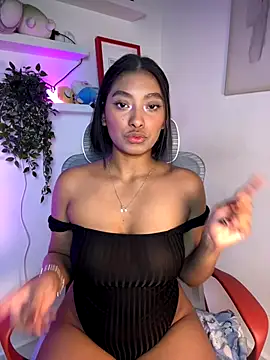 Isabella fasilier online show from 09/21/25, 12:45