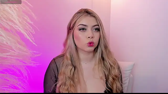 thaliafox  online show from 02/19/25, 09:36