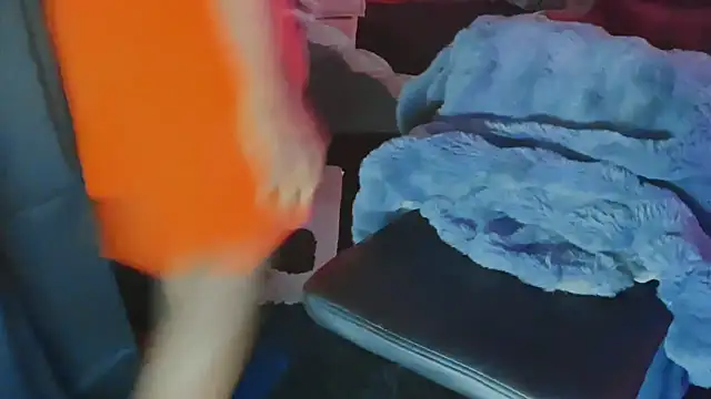 Snapshot of Pressure69mee chatting on 01/30/25, 01:33 Pressure69mee online show from 01/30/25, 01:33