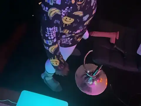 Snapshot of Pressure69mee chatting on 02/14/25, 05:25 Pressure69mee online show from 02/14/25, 05:25