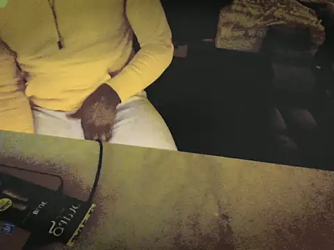 Snapshot of Pressure69mee chatting on 03/06/25, 06:19 Pressure69mee online show from 03/06/25, 06:19