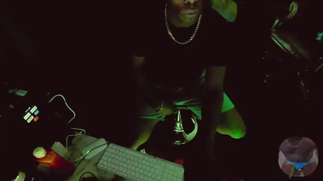 Snapshot of Pressure69mee chatting on 03/08/25, 05:22 Pressure69mee online show from 03/08/25, 05:22