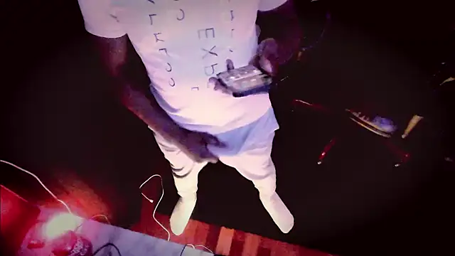 Snapshot of Pressure69mee chatting on 03/15/25, 10:55 Pressure69mee online show from 03/15/25, 10:55