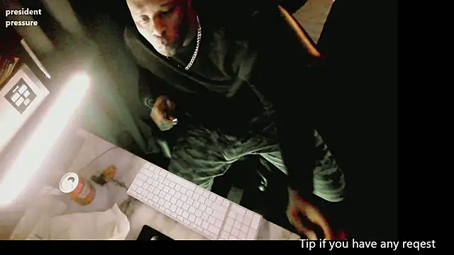 Snapshot of Pressure69mee chatting on 03/21/25, 05:11 Pressure69mee online show from 03/21/25, 05:11