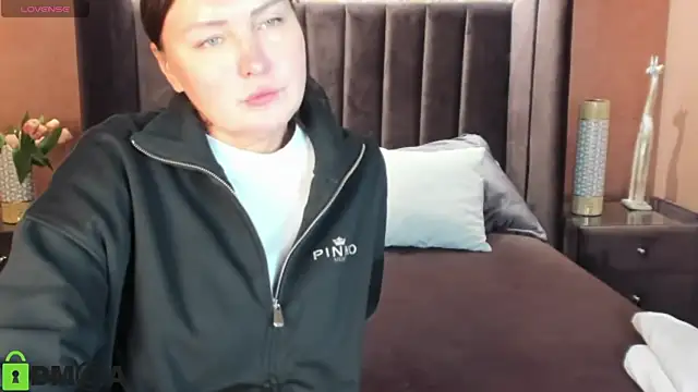 EmmaSparky online show from 01/29/25, 02:21