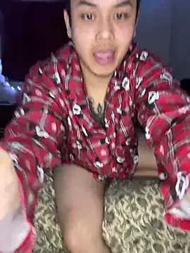 Snapshot of gamingcouple420 chatting on 02/09/26, 05:44 gamingcouple420 online show from 02/09/26, 05:44