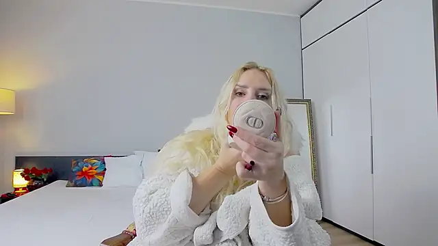 Snapshot of MariaRichi_ chatting on 02/21/25, 12:39 MariaRichi  online show from 02/21/25, 12:39