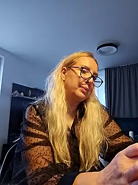 Snapshot of MariaRichi_ chatting on 02/26/25, 07:20 MariaRichi  online show from 02/26/25, 07:20