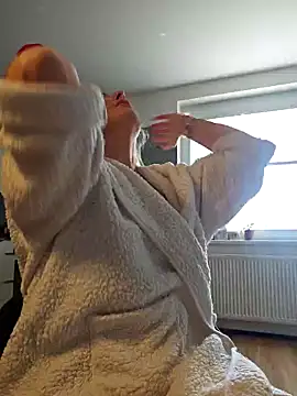 Snapshot of MariaRichi_ chatting on 03/12/25, 07:24 MariaRichi  online show from 03/12/25, 07:24