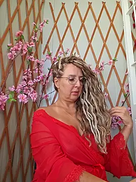 Snapshot of MariaRichi_ chatting on 09/21/25, 08:05 MariaRichi  online show from 09/21/25, 08:05