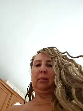 Snapshot of MariaRichi_ chatting on 09/24/25, 08:39 MariaRichi  online show from 09/24/25, 08:39