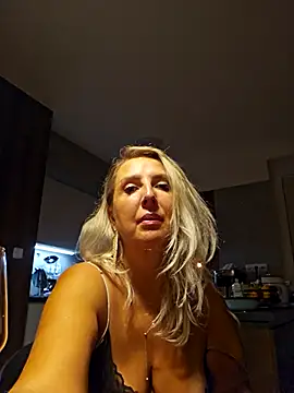 Snapshot of MariaRichi_ chatting on 10/13/25, 07:58 MariaRichi  online show from 10/13/25, 07:58