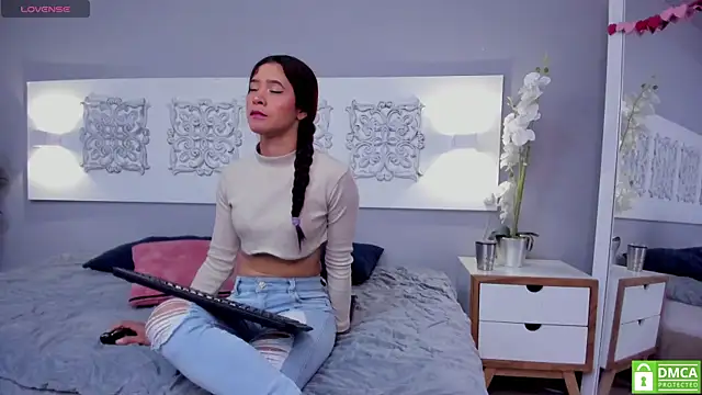 adelaa 11 online show from 02/19/25, 12:22