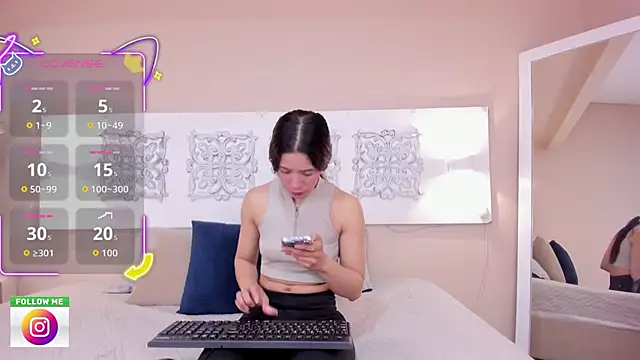 adelaa 11 online show from 11/10/25, 01:32