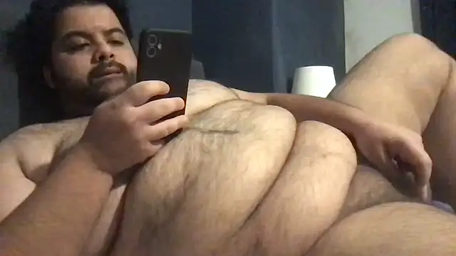 Snapshot of fattboyuk chatting on 02/15/25, 05:28 fattboyuk online show from 02/15/25, 05:28