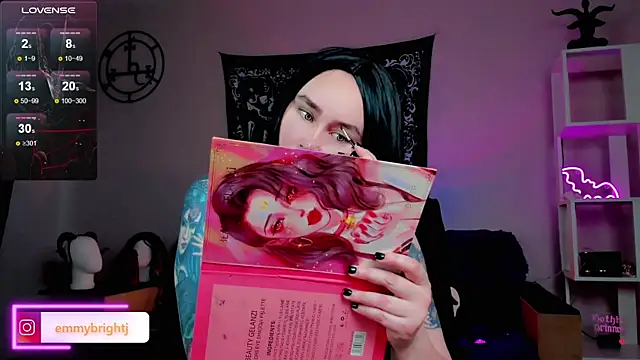 Snapshot of Emmybrightj_ chatting on 03/19/25, 01:32 Emmybrightj  online show from 03/19/25, 01:32