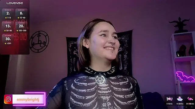 Snapshot of Emmybrightj_ chatting on 03/22/25, 02:37 Emmybrightj  online show from 03/22/25, 02:37
