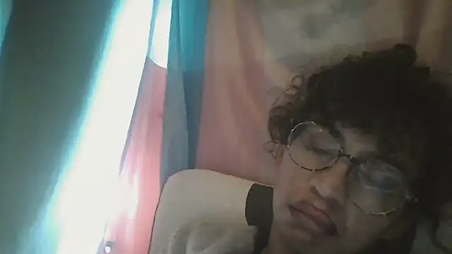 Snapshot of Querida-Mia chatting on 02/22/26, 06:28 Querida-Mia online show from 02/22/26, 06:28