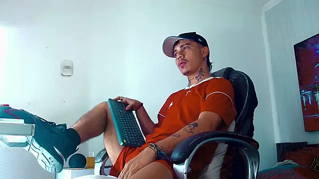 HannibalLester online show from 03/18/25, 02:04