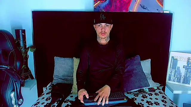 HannibalLester online show from 11/26/25, 04:46