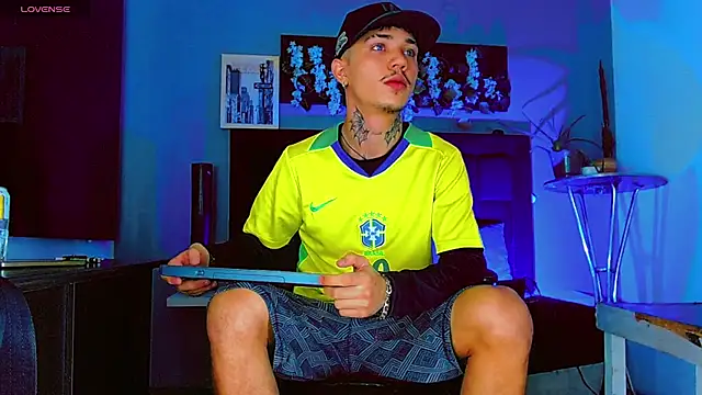 HannibalLester online show from 06/25/26, 05:12