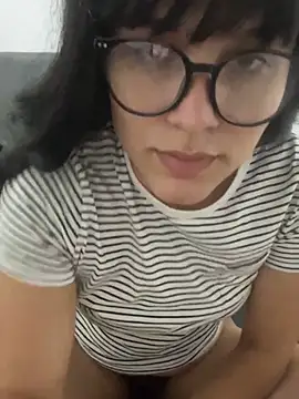 Snapshot of LanaQuen chatting on 12/22/24, 11:31 LanaQuen online show from 12/22/24, 11:31