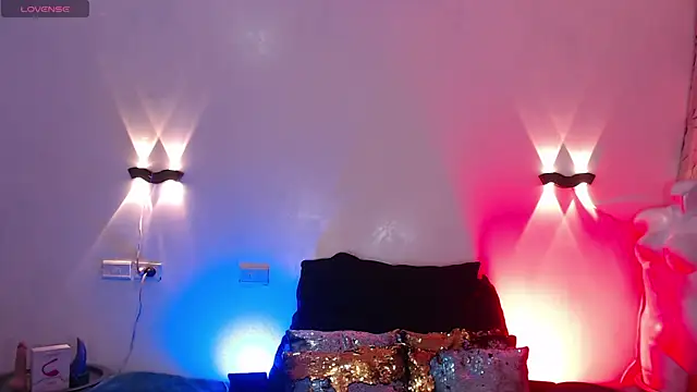 Emili Roux online show from 11/10/25, 12:04