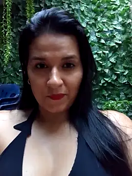 Snapshot of elena_jonees chatting on 04/16/26, 10:01 elena jonees online show from 04/16/26, 10:01
