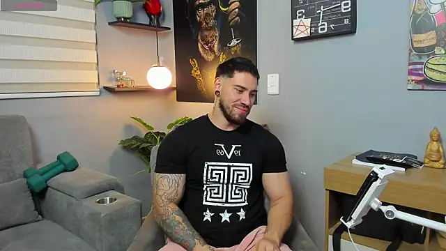 Giorgio-Leone online show from 04/28/26, 12:42