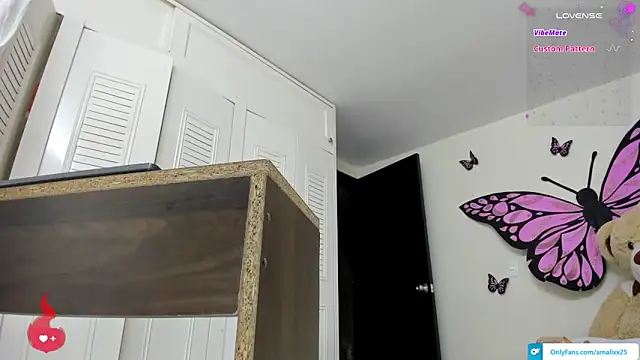 Snapshot of sweet_amalia4 chatting on 11/27/25, 09:39 sweet amalia4 online show from 11/27/25, 09:39