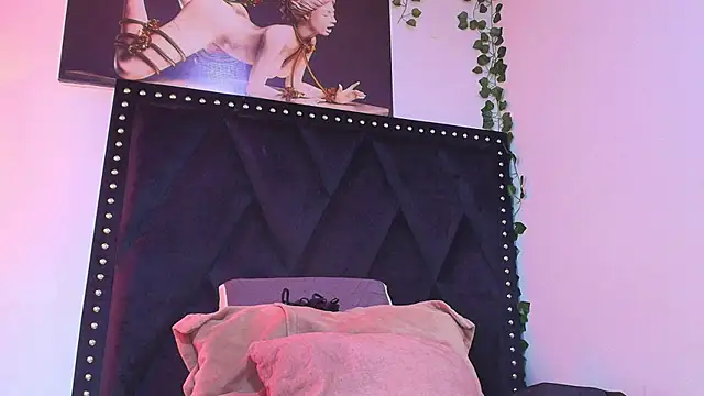 dafne queenn online show from 11/09/25, 12:47