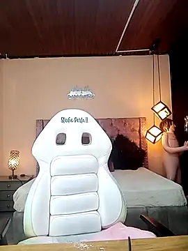 Snapshot of Naiara_Sex_ chatting on 12/15/24, 02:16 Naiara Sex online show from 12/15/24, 02:16