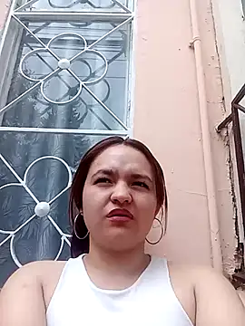Snapshot of Naiara_Sex_ chatting on 12/23/24, 06:37 Naiara Sex online show from 12/23/24, 06:37