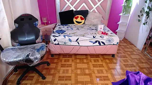 Snapshot of Naiara_Sex_ chatting on 01/14/25, 02:00 Naiara Sex online show from 01/14/25, 02:00