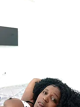 Snapshot of annybarros21 chatting on 09/23/25, 11:13 annybarros21 online show from 09/23/25, 11:13