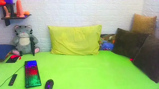 RedHousewife online show from 02/19/25, 11:14